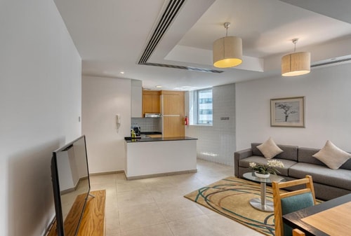 Classic one Bedroom Near Carrefour Tecom Ac 13 Luxury Bookings