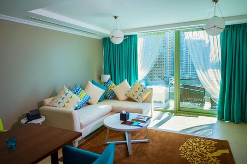 Two Bedroom Apartment Walk from Rove Marina Hotel 2 Luxury Bookings
