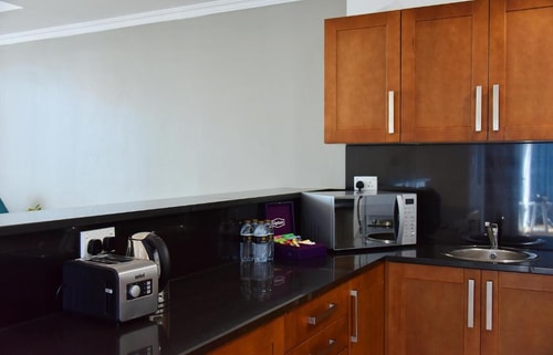 Two Bedroom Apartment Walk from Rove Marina Hotel 7 Luxury Bookings