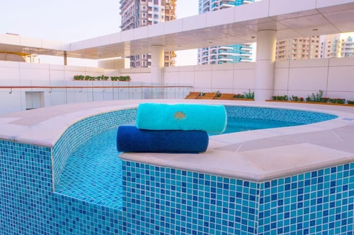 Two Bedroom Apartment Walk from Rove Marina Hotel 9 Luxury Bookings