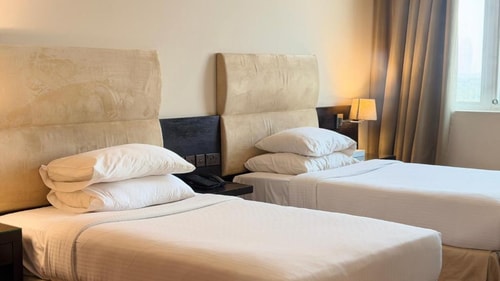 Standard King Or Twin Room Near Gardenia Centre 2 Luxury Bookings