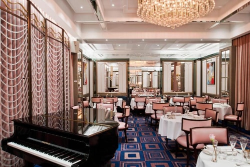 Deluxe Queen Room Near The Wellness Lab LON 9 Luxury Bookings