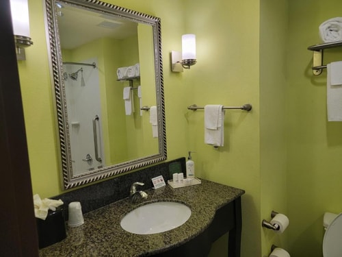 Standard Room Near Abbett Elementary School DAL 4 Luxury Bookings