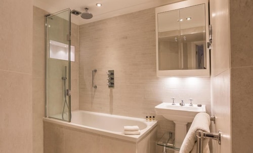 Classic Double Room Near The Sloane Club LON 6 Luxury Bookings
