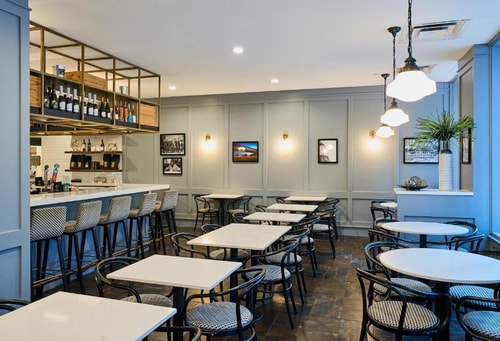 King Room Near Discovery Green in Houston HOU 10 Luxury Bookings