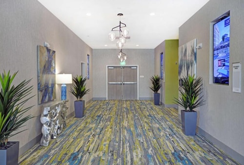 King Room Near William P. Hobby Airport HOU 11 Luxury Bookings