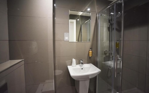 Double Or Twin Room Near Air Manage LON 6 Luxury Bookings