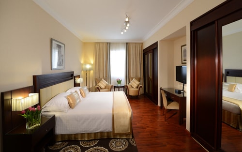 Two Bedroom Apartment Near Internet City Metro Luxury Bookings