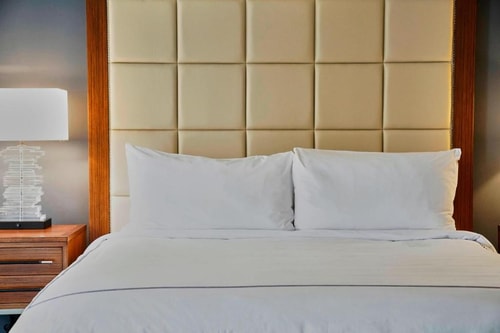 Deluxe Guest Room Near AT&T Headquarters DAL Luxury Bookings