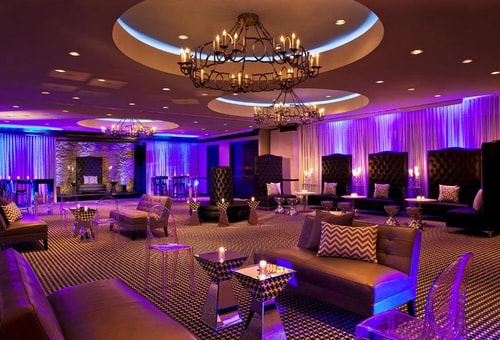 Deluxe King Room Near Metropolitan Club DAL 10 Luxury Bookings