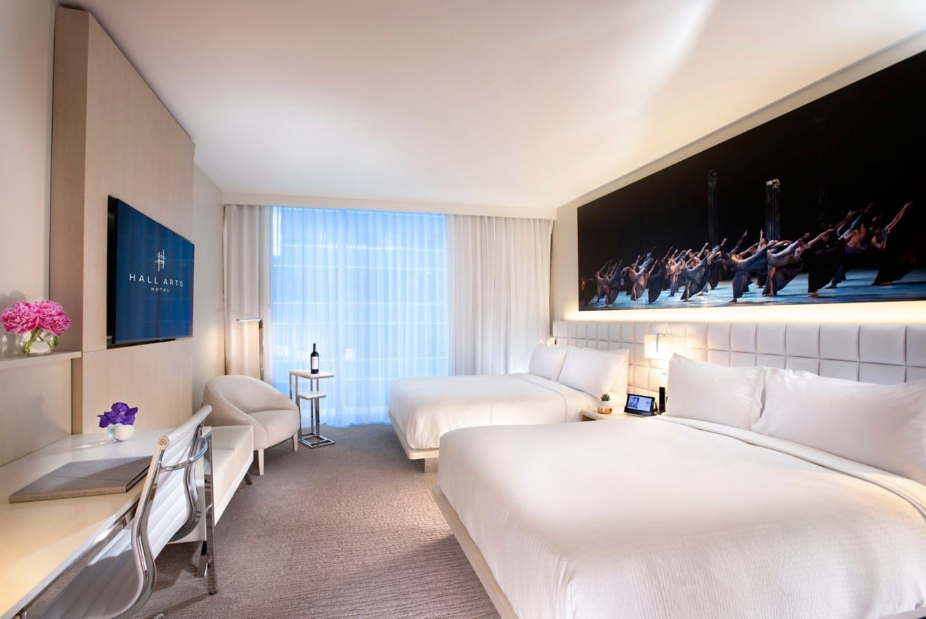 Queen Room Near The Artisan Craft Kitchen DAL Luxury Bookings