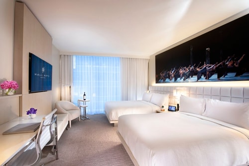 Queen Room Near The Artisan Craft Kitchen DAL Luxury Bookings