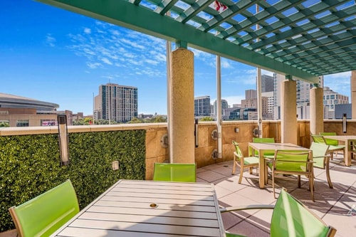 King Suite Near To Toyota Center HOU 11 Luxury Bookings