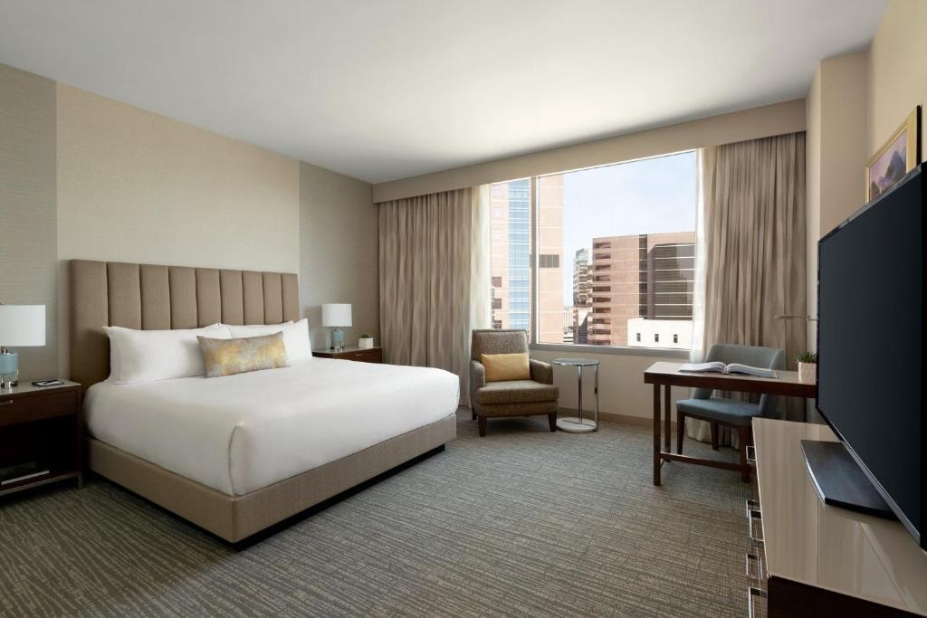 Classic King Or Twin Room Near Life Tower HOU Luxury Bookings