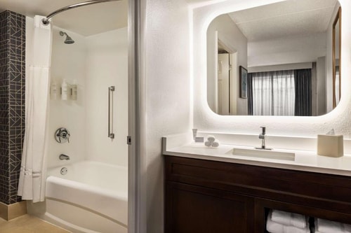 One Bedroom Suite Near Logan Circle WDC 3 Luxury Bookings