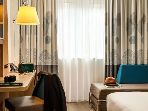 Superior Room Near Freshwave cleaners LON 4 Luxury Bookings