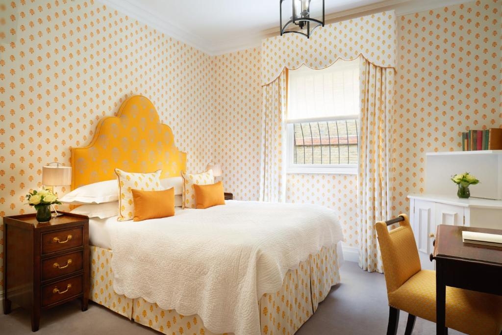 Superior Double Room Near Mantra Tantric LON Luxury Bookings
