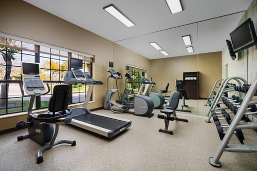 Studio Suite Near Glazer's Beer and Beverage DAL 5 Luxury Bookings