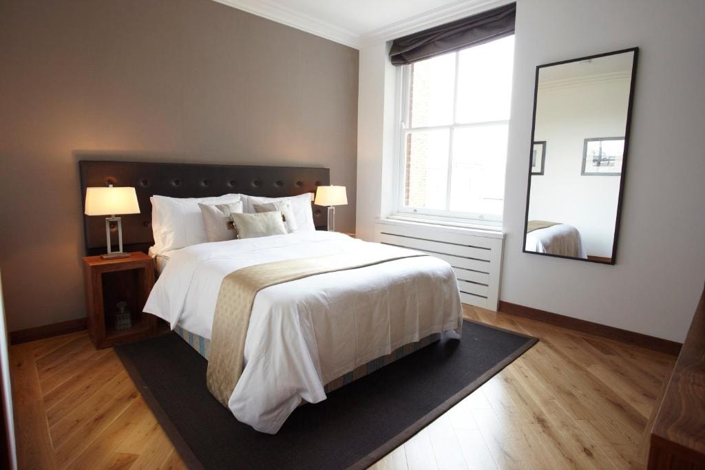 Executive Suite Near Cosmo Nannies LON Luxury Bookings