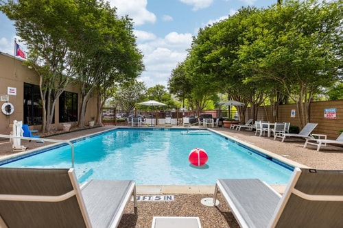 King Or Twin Guest Room Near CaseyDental Tooth HOU 14 Luxury Bookings