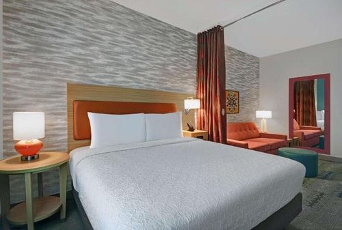 King Studio Suite Near Brays Bayou Park HOU Luxury Bookings