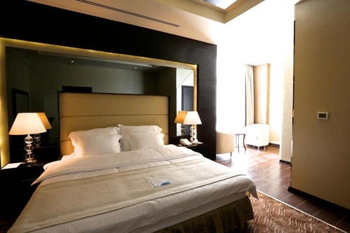 Royal Suite Near Abu Dhabi Mall By Luxury Bookings 8 Luxury Bookings