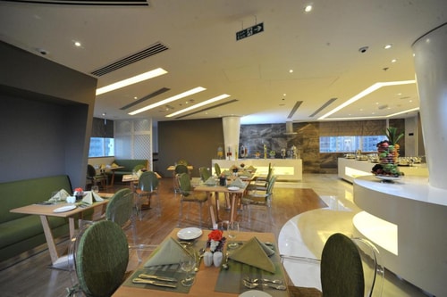 Executive King Room with City View Near Abu Dhabi Corniche 6 Luxury Bookings