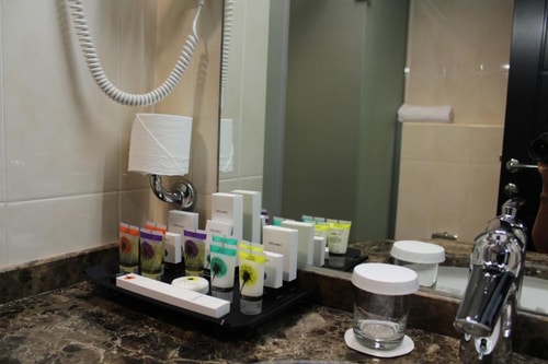 Studio Apartment Al Nahyan Camp By Luxury Bookings 6 Luxury Bookings