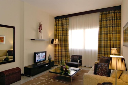 Deluxe 1 Bedroom Suite Near Abu Dhabi Public Beach 3 Luxury Bookings