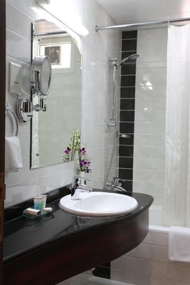 Deluxe 1 Bedroom Suite Near Abu Dhabi Public Beach 6 Luxury Bookings