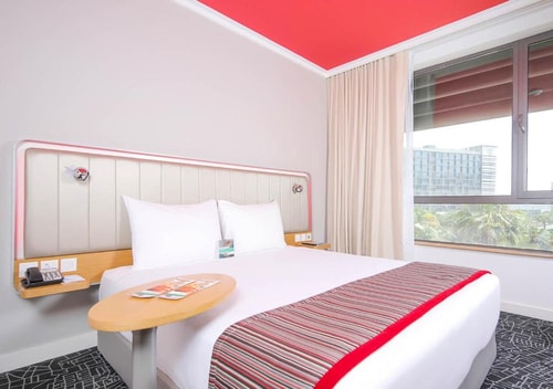Standard Room Near Yas Beach By Luxury Bookings. 3 Luxury Bookings
