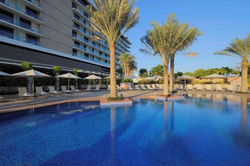 Suite With Terrace Near Yas Beach. 3 Luxury Bookings