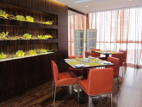 King Room Near Wahda Mall And Al Nahyan Stadium 7 Luxury Bookings