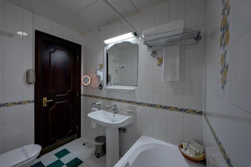 One Bedroom Apartment Near Grand Emirates Market 12 Luxury Bookings