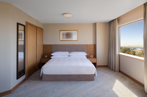 Three Bedroom Apartment Near Gold Souk 1 Luxury Bookings