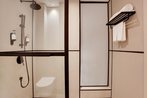 Superior Room Near Nostalgia Cafe 11 Luxury Bookings