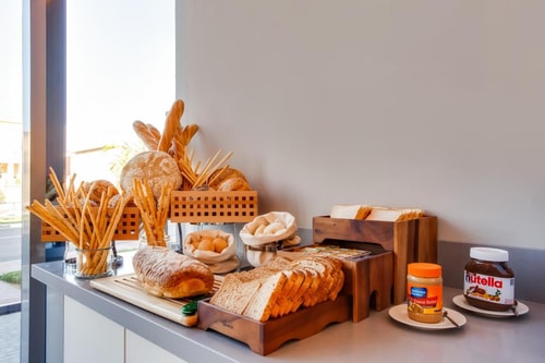 One Bedroom Suite Near Nostalgia Cafe 4 Luxury Bookings
