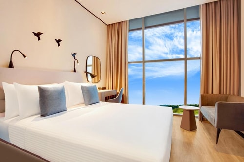 One Bedroom Suite Near Nostalgia Cafe 8 Luxury Bookings
