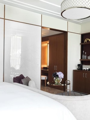 Superior Room At Maryah Island Near Sports Park 7 Luxury Bookings