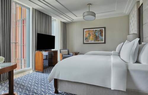 Superior Room At Maryah Island Near Sports Park 1 Luxury Bookings