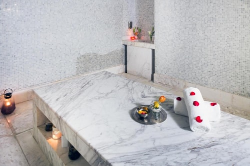 Deluxe King Suite Near Corniche Beach. 5 Luxury Bookings