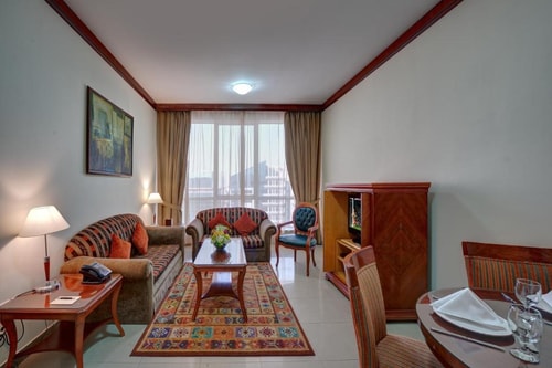 Deluxe One Bedroom Suite Near Grand Emirates 1 Luxury Bookings