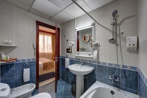 Deluxe One Bedroom Suite Near Grand Emirates 4 Luxury Bookings
