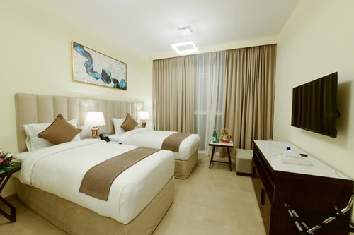 Standard Studio Near In Field Super Market 6 Luxury Bookings