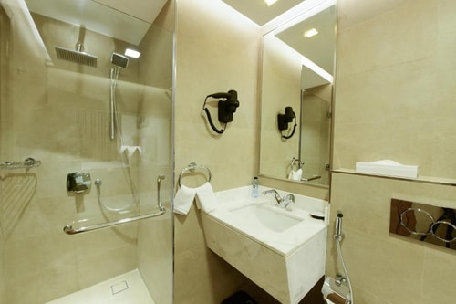 Standard Studio Near In Field Super Market 5 Luxury Bookings