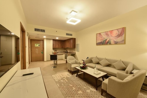One Bedroom Suite Near In Field Super Market 3 Luxury Bookings