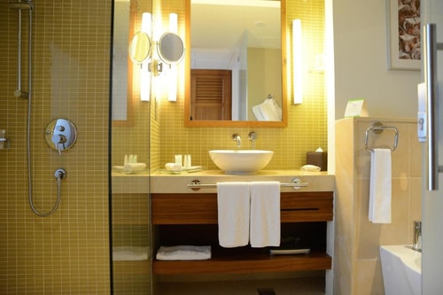 Classic Room Near Civic Square Park on Yas Island 1 Luxury Bookings