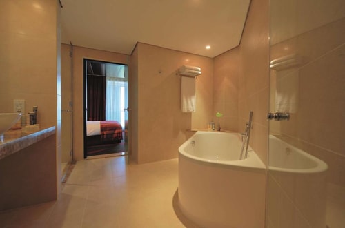 Deluxe Suite Near Cyan Beach By luxury Bookings 14 Luxury Bookings