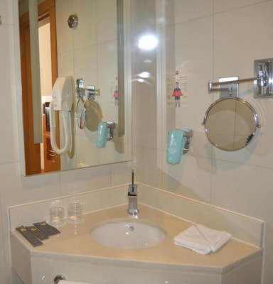 Standard Room Near ADNOC Service Station 4 Luxury Bookings
