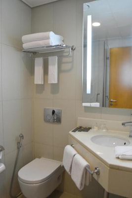 Standard Room Near ADNOC Service Station 5 Luxury Bookings